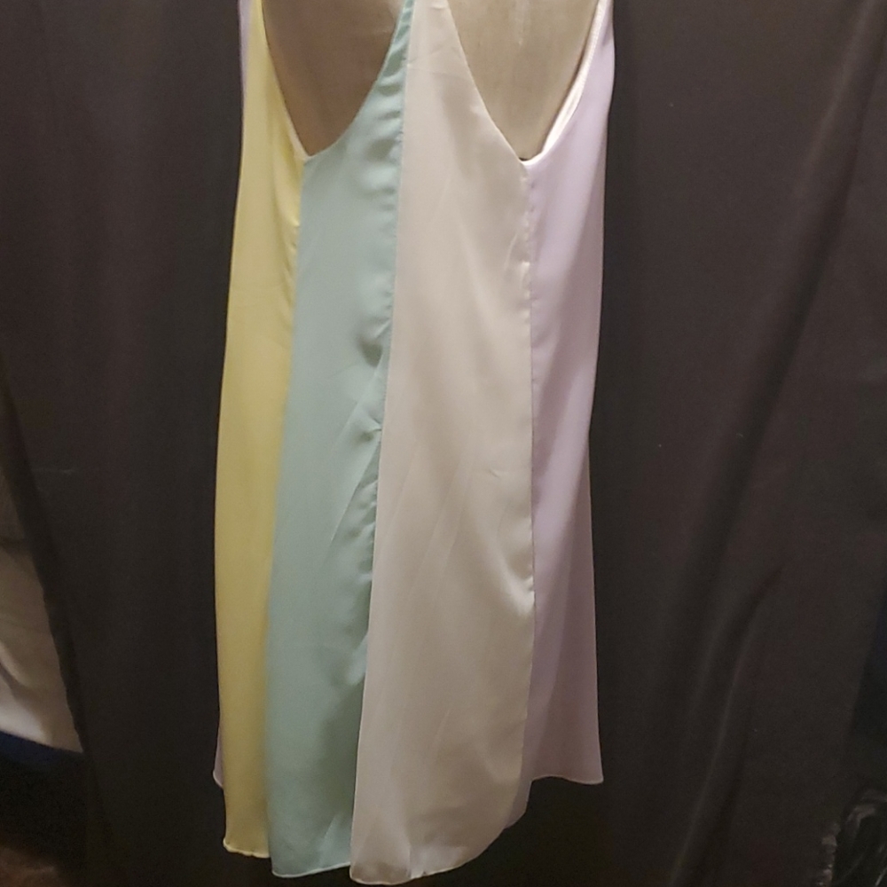 Dress - Picture 4 of 5